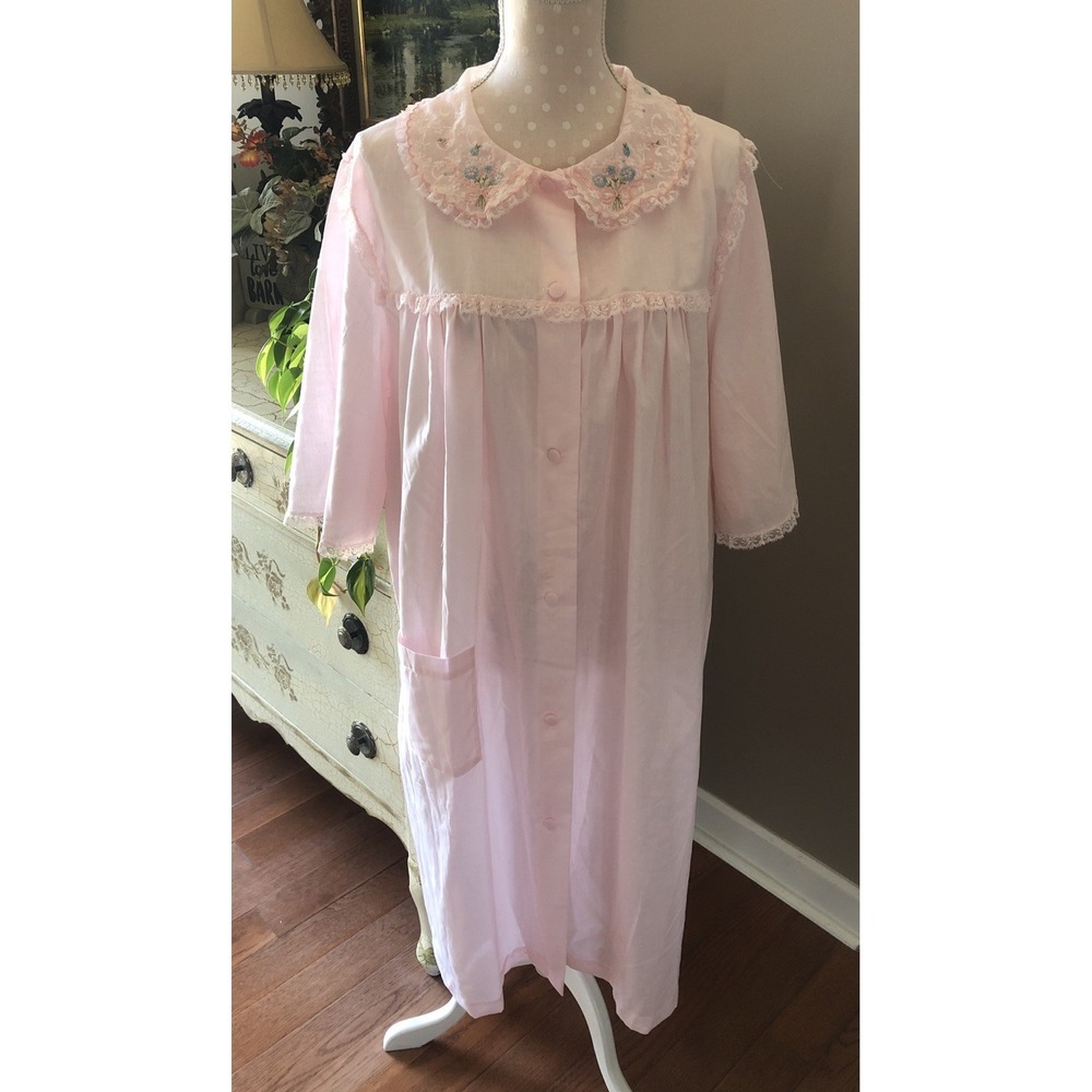 Vintage Moo Moo House Dress Duster Grandma. Granny Pink Embroidery Lace Women XL